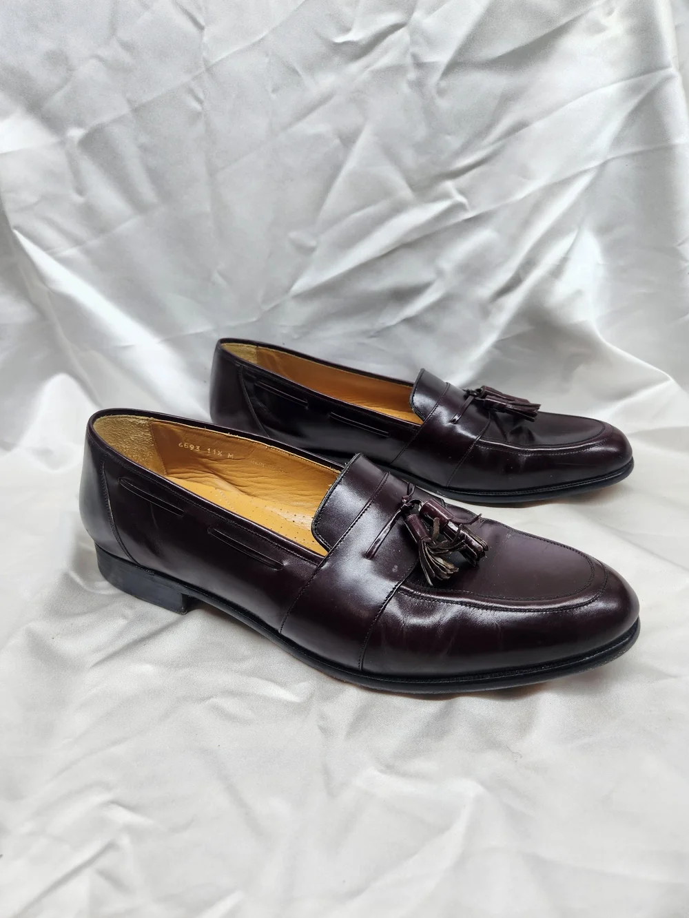 Magnanni polished leather